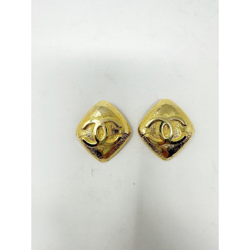 Chanel Coco Vintage CC Logos Rhombus‎ Clip On Earrings Gold Tone Made In France